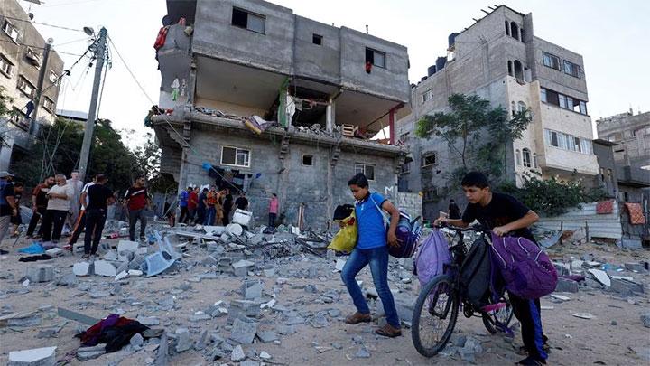 Tentara Israel menyerang ibu kota Gaza dari dua arah