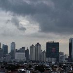 BMKG memperkirakan sebagian wilayah Jakarta akan diguyur hujan hari ini